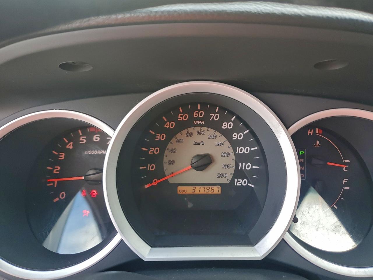 Toyota Tacoma Image 4