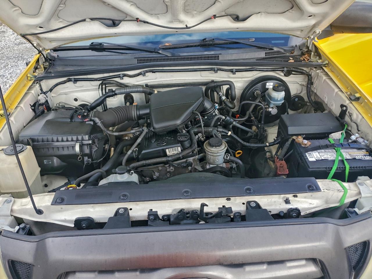 Toyota Tacoma Image 12