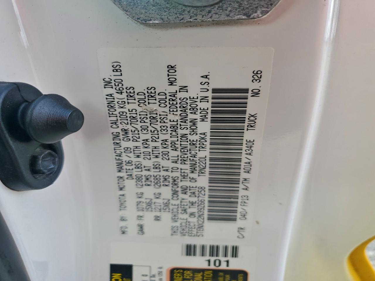 Toyota Tacoma Image 11