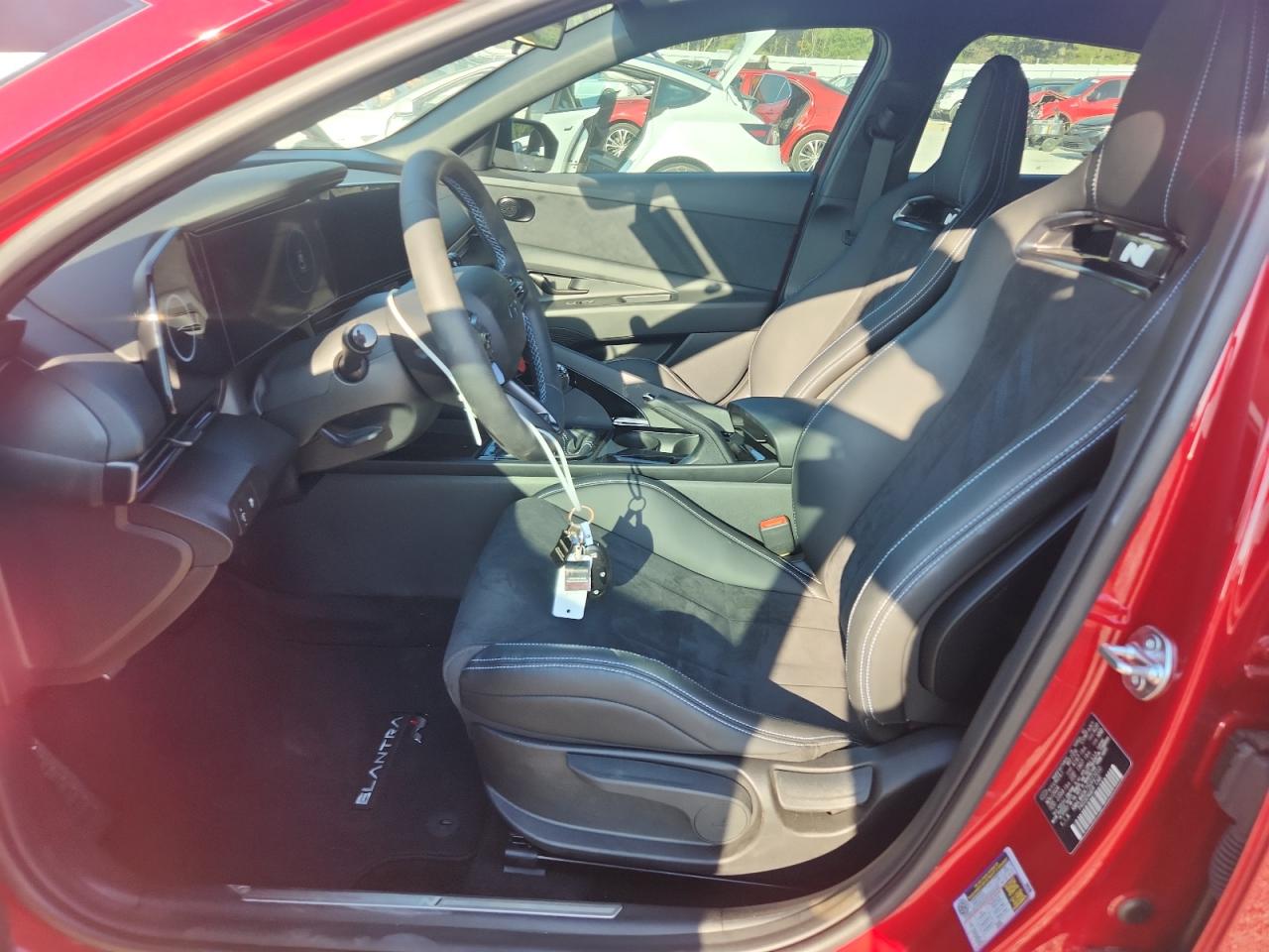 Hyundai ELANTRA Image 4