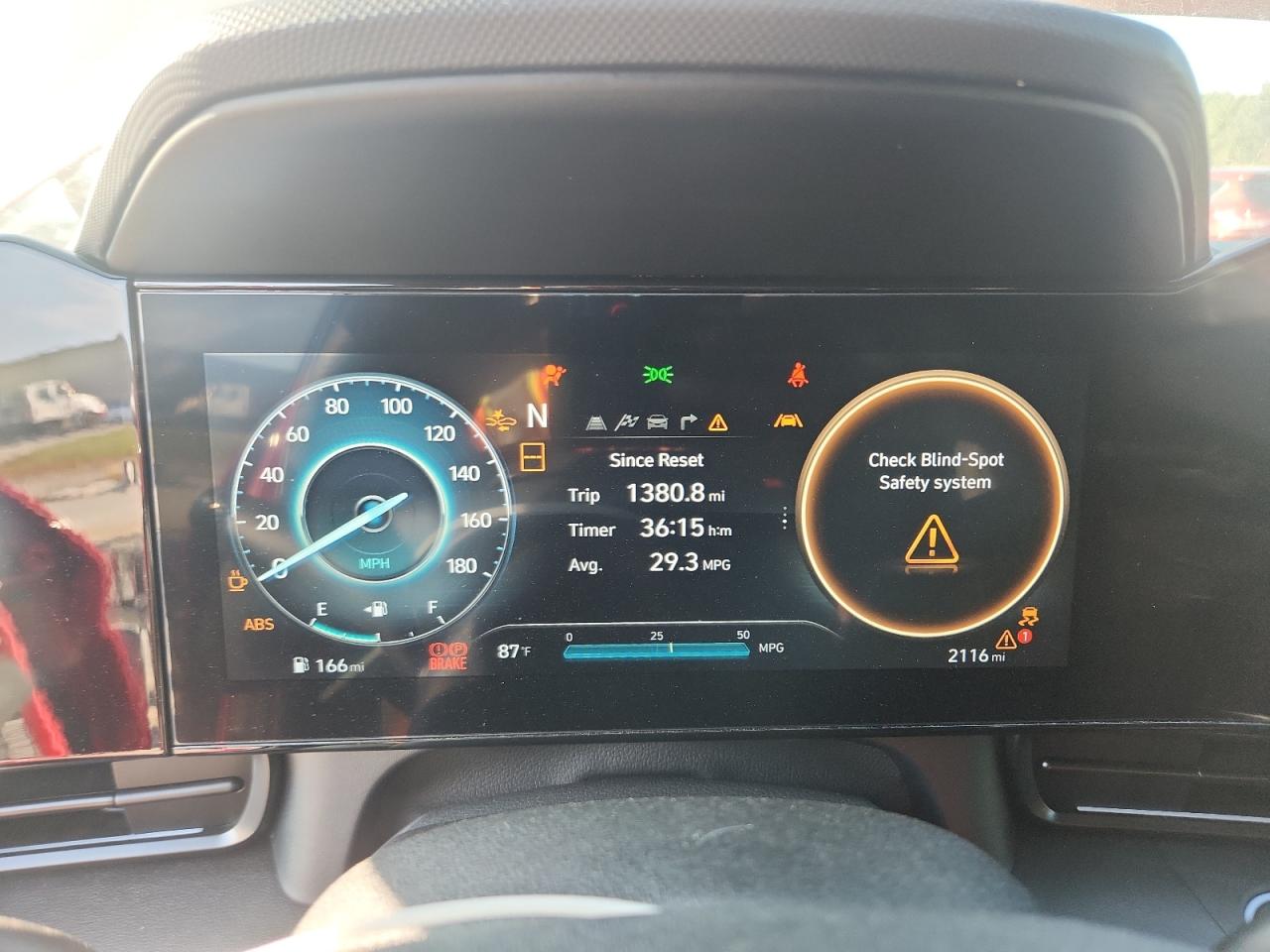 Hyundai ELANTRA Image 9