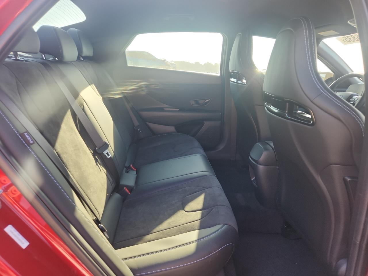 Hyundai ELANTRA Image 3