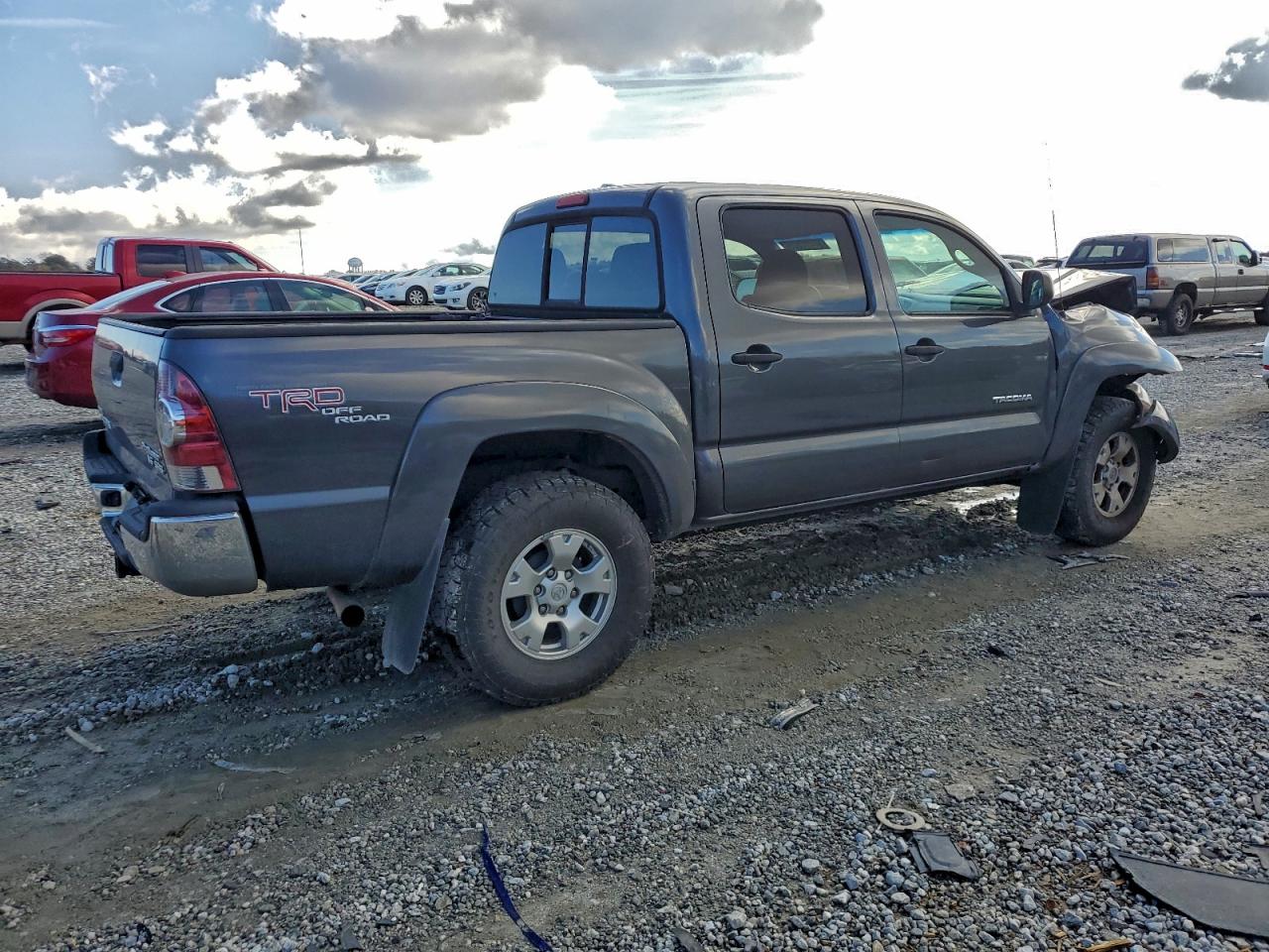 Toyota Tacoma Double Cab Prerunner Image 3