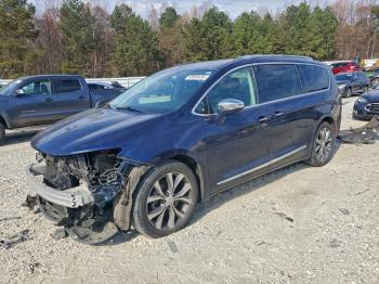  Salvage Chrysler Pacifica