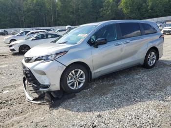  Salvage Toyota Sienna