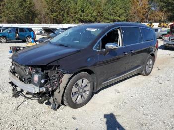  Salvage Chrysler Pacifica