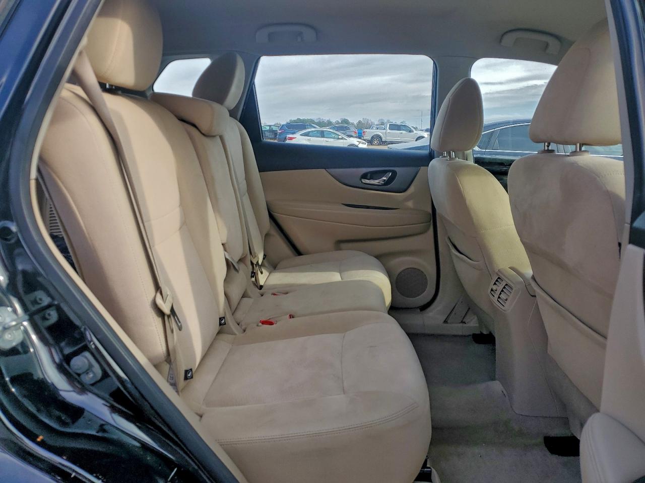 Nissan Rogue S Image 2