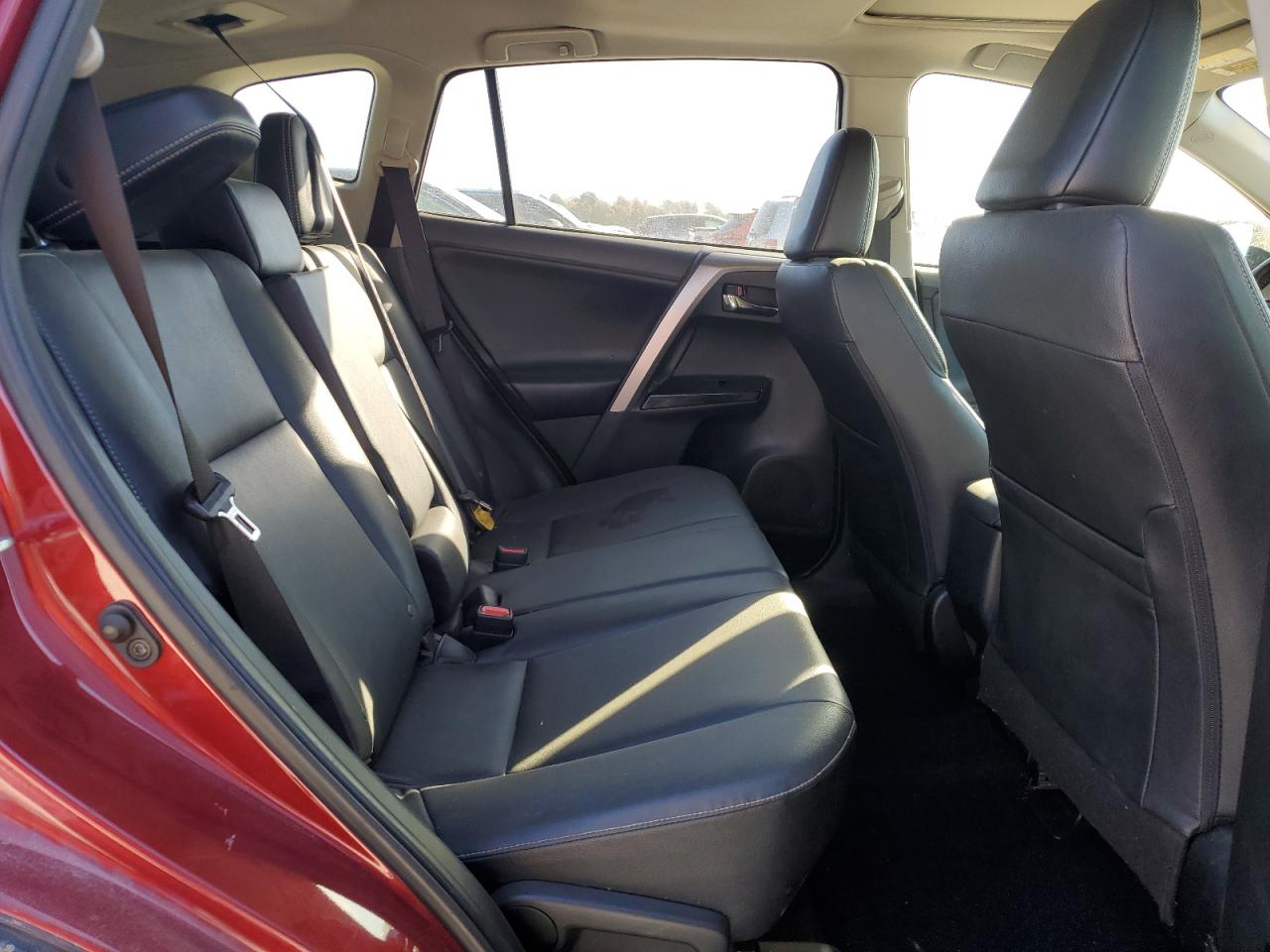 Toyota RAV4 Limited Image 4