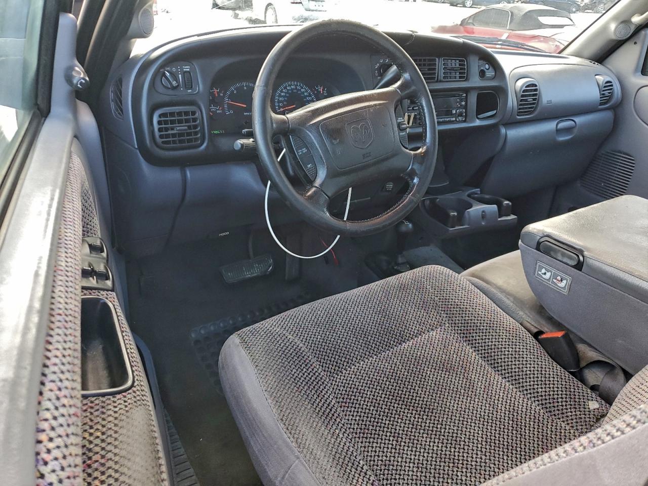 Dodge Ram 1500 Image 3