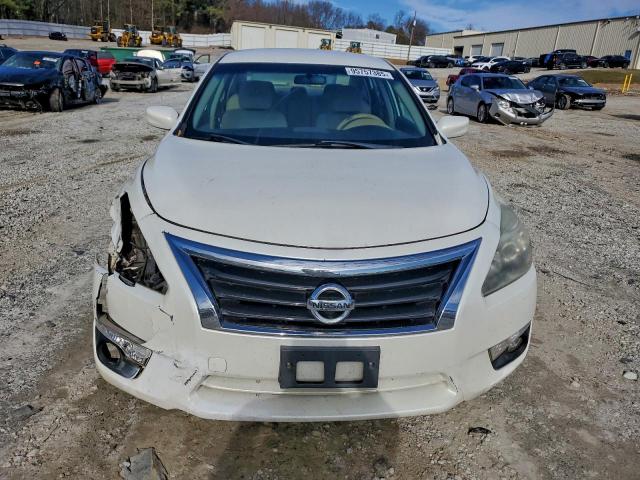 Nissan Altima 2.5 Image 2
