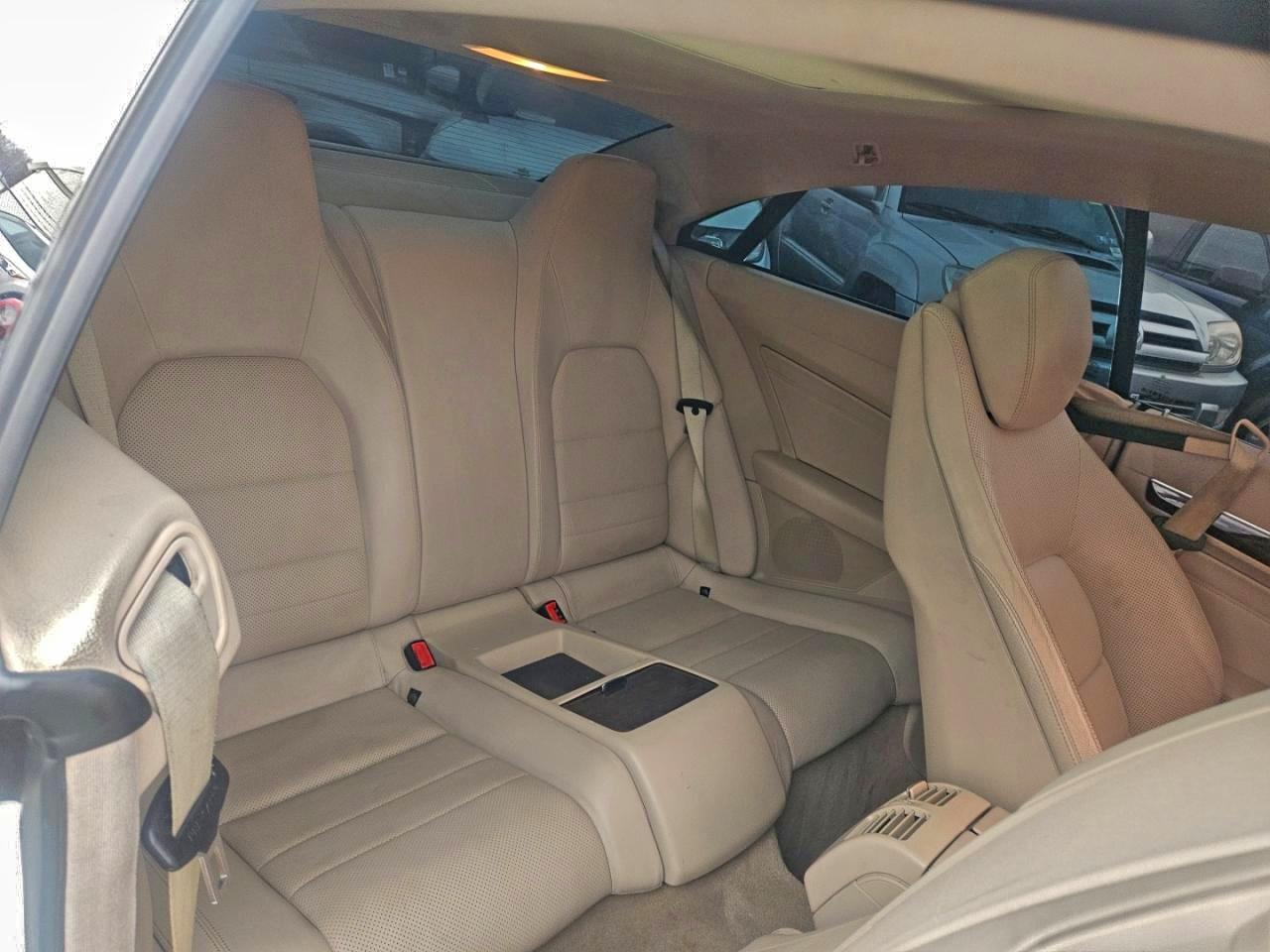 Mercedes-Benz E-Class 550 Image 10