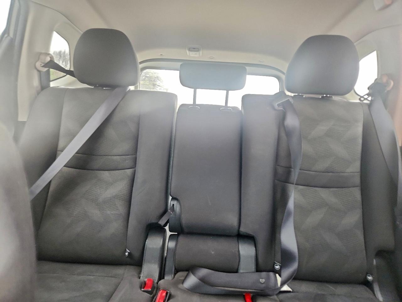 Nissan Rogue S Image 9