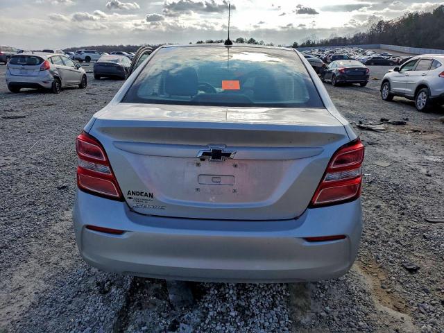 Chevrolet Sonic Ls Image 9