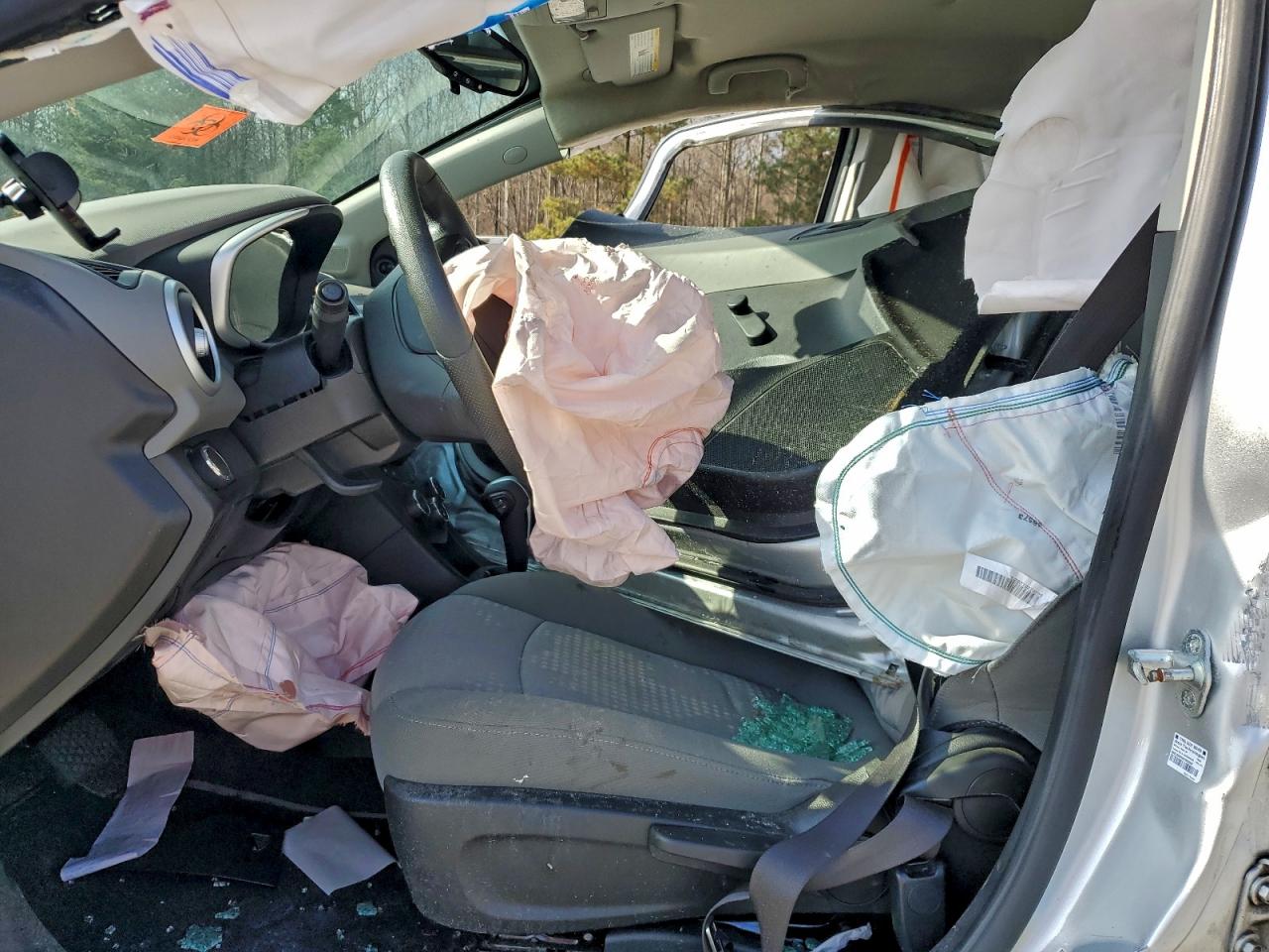 Chevrolet Sonic Ls Image 5