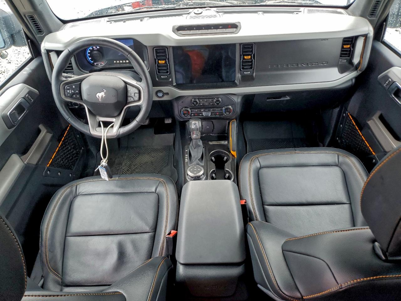 Ford Bronco Base Image 11