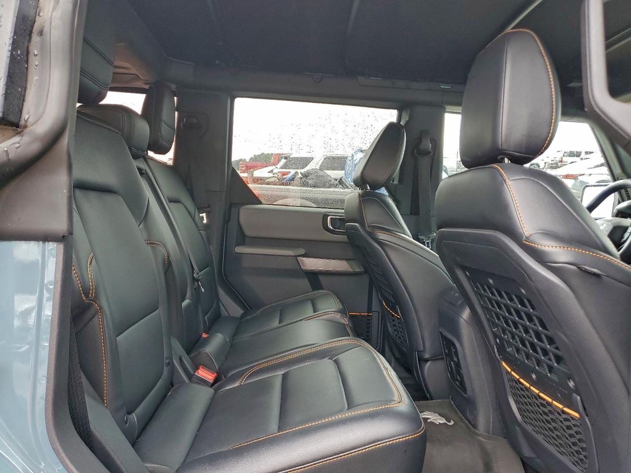 Ford Bronco Base Image 6