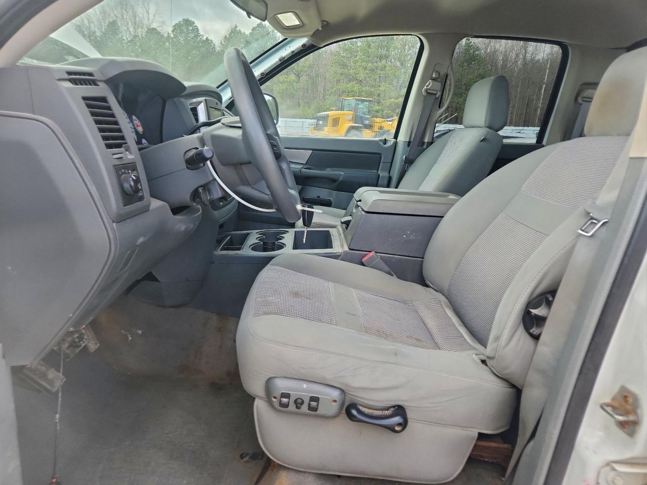 Dodge Ram 2500 St Image 11