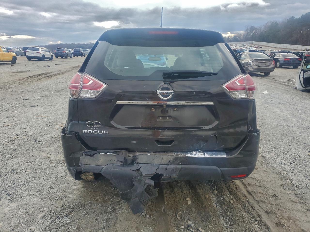 Nissan Rogue S Image 2