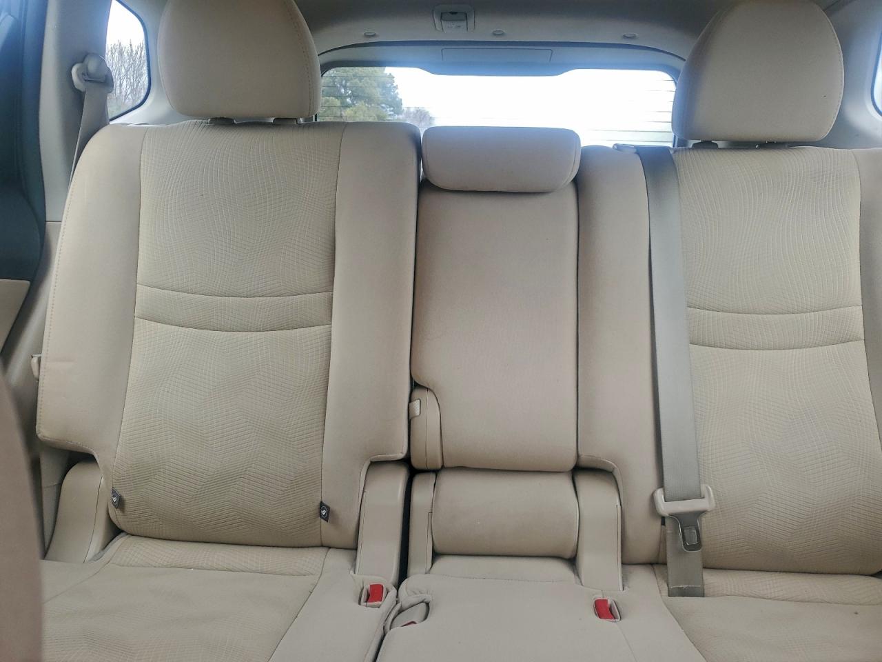 Nissan Rogue S Image 13