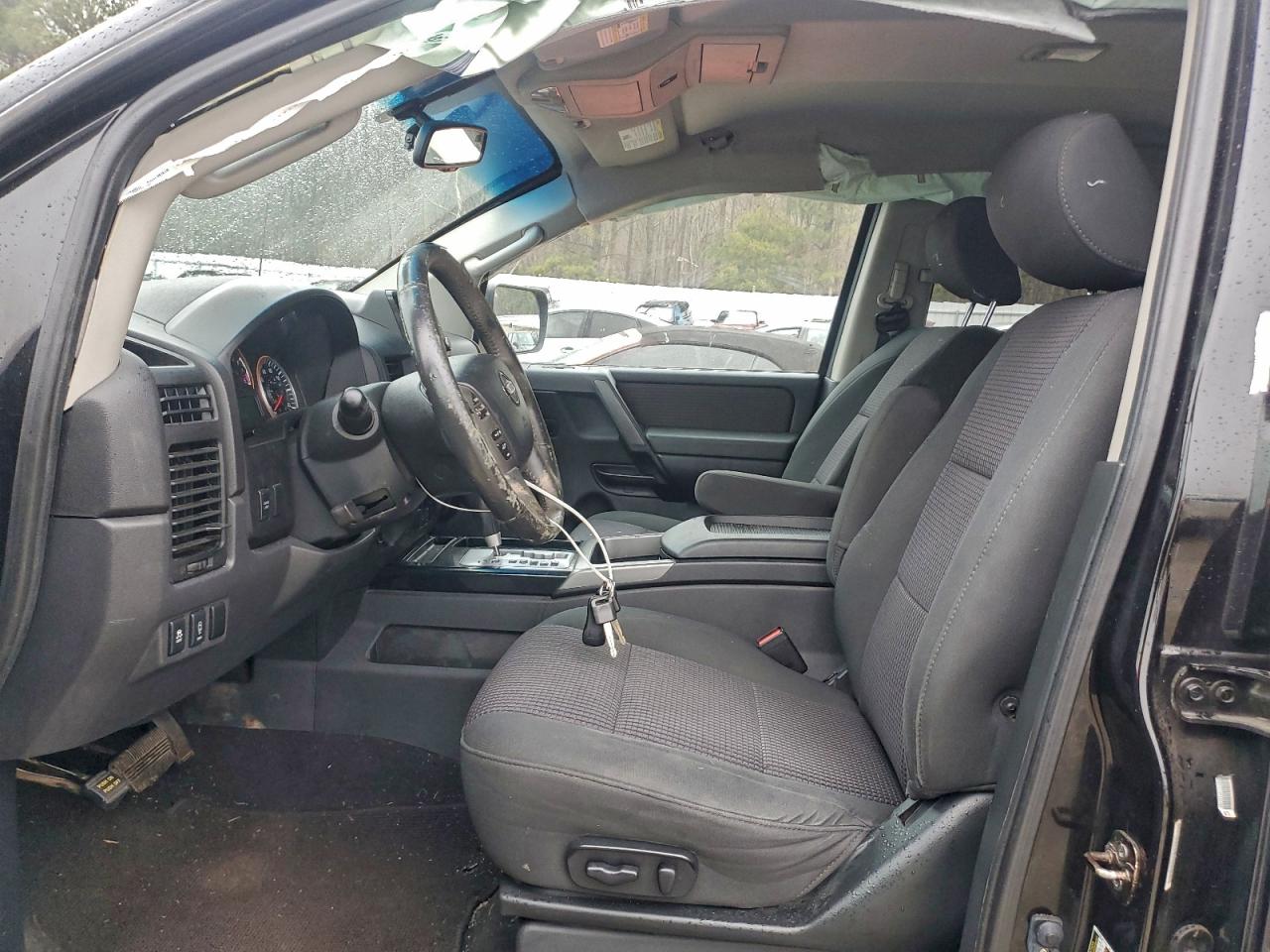 Nissan Titan S Image 5