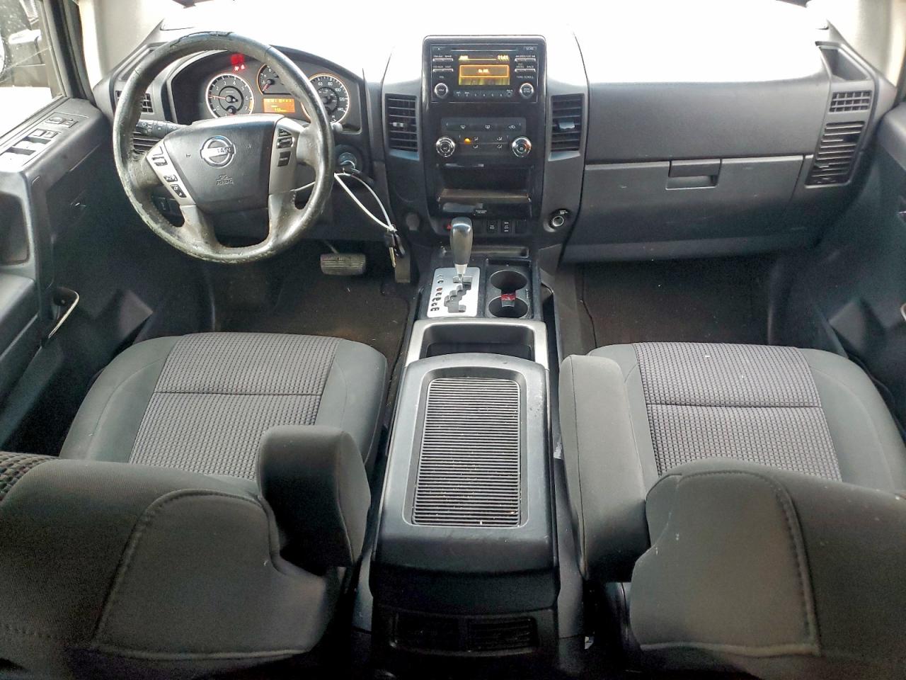 Nissan Titan S Image 3