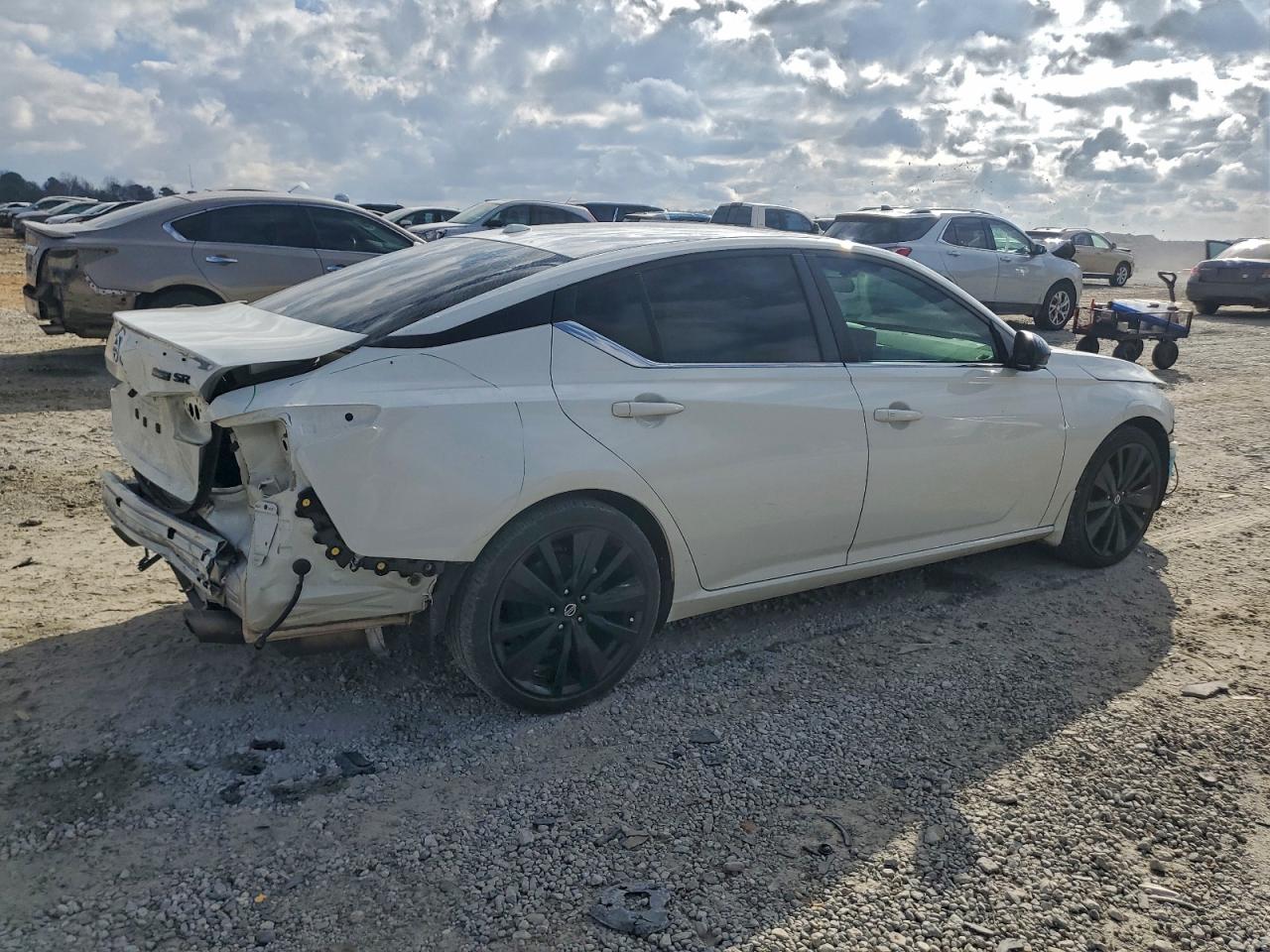 Nissan Altima Sr Image 8