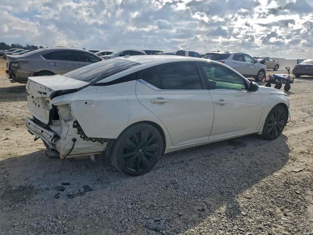 Nissan Altima Sr Image 8