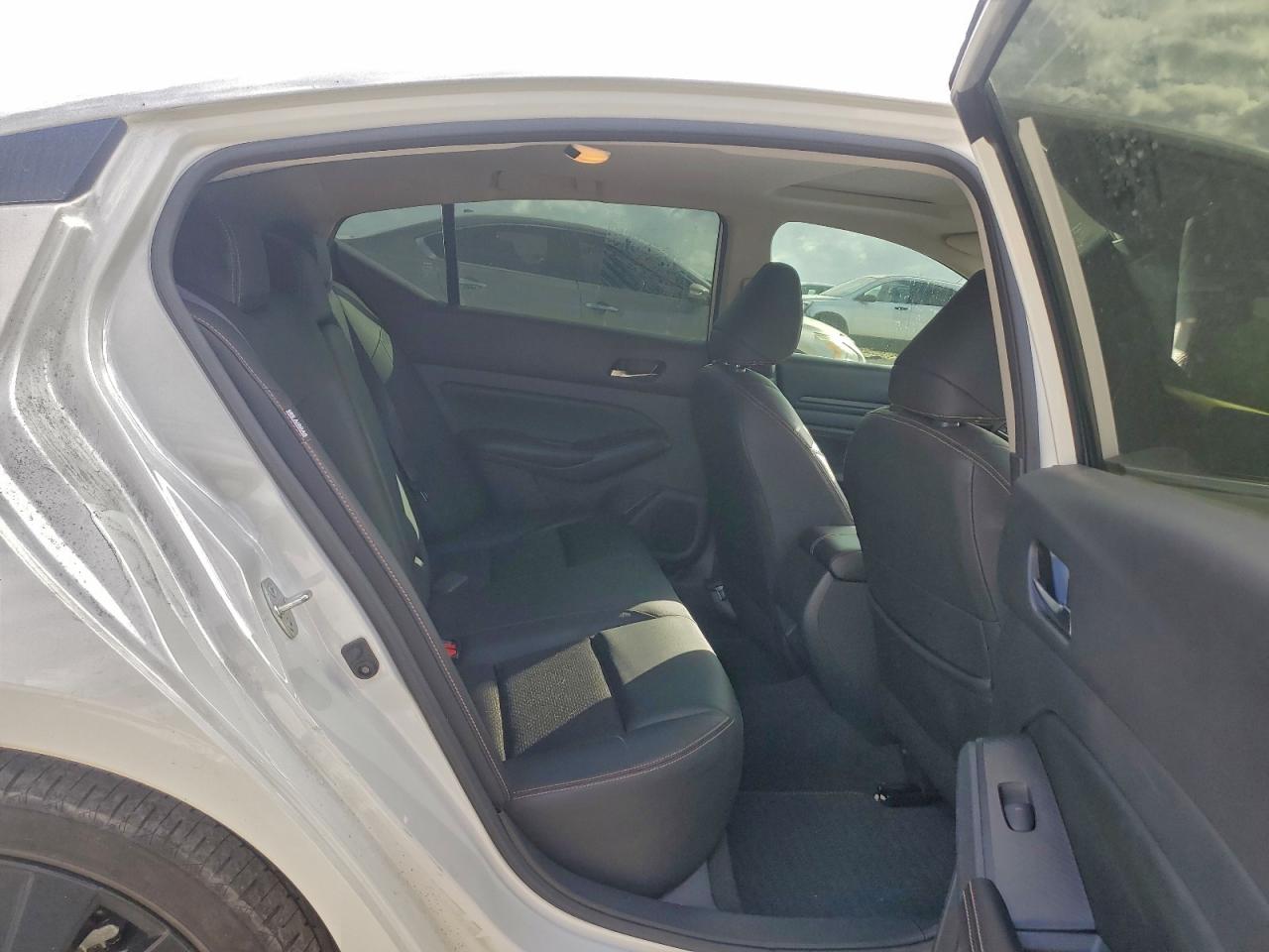 Nissan Altima Sr Image 10