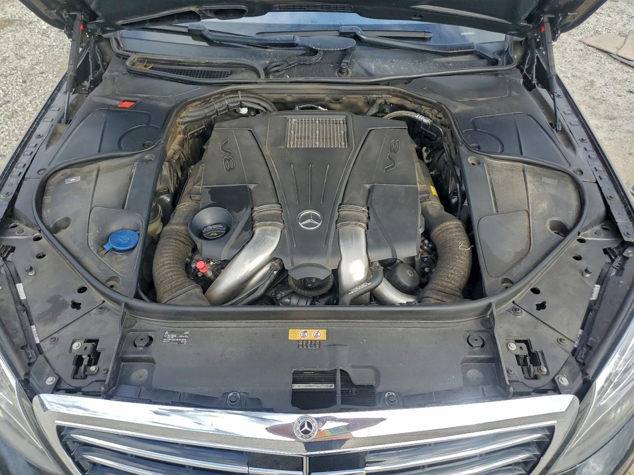 Mercedes-Benz S-Class 550 Image 9