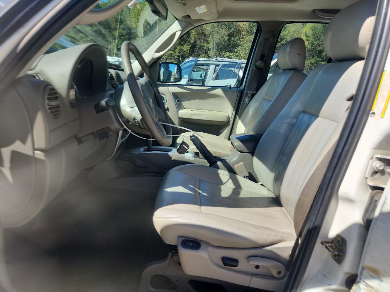 Jeep Liberty Limited Image 7