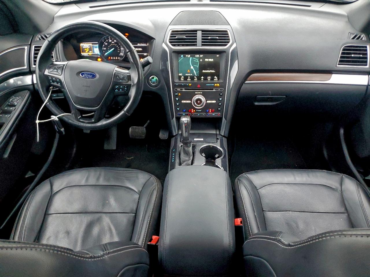 Ford Explorer Limited Image 5