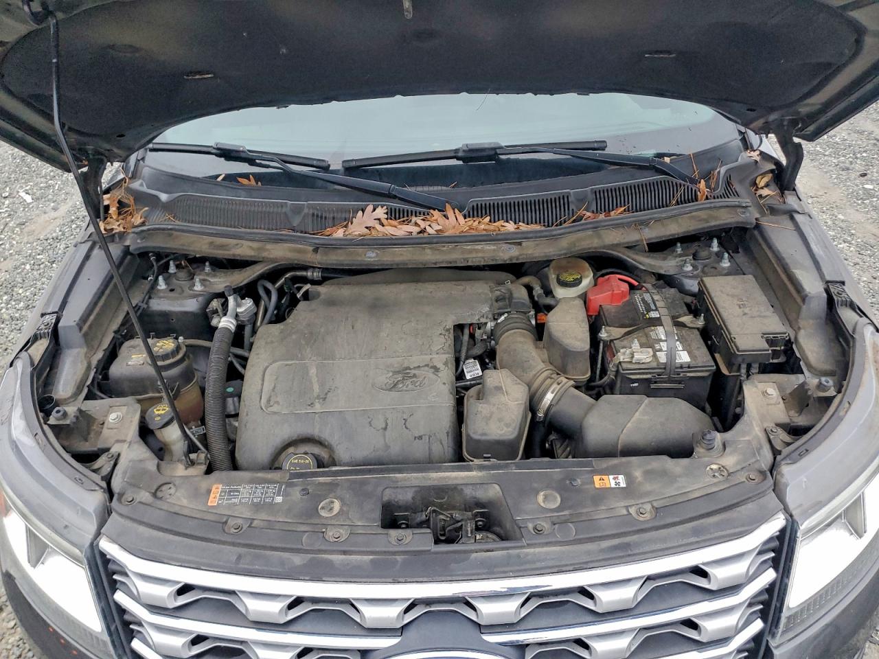 Ford Explorer Limited Image 8