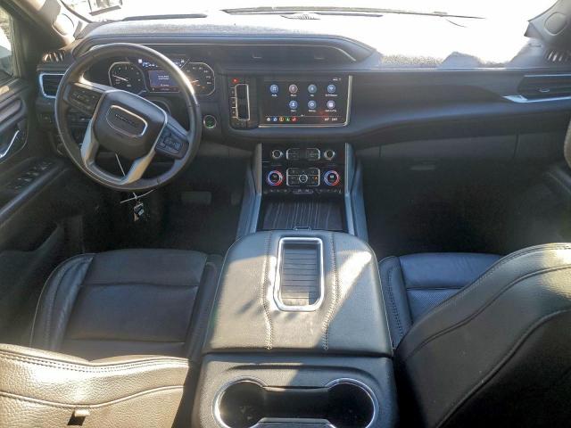 GMC Yukon Denali Image 13