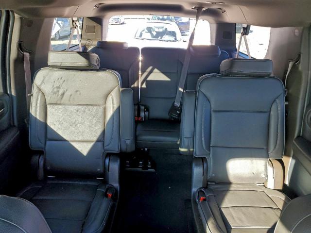 GMC Yukon Denali Image 7