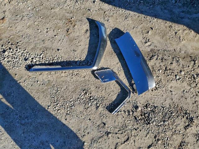 GMC Yukon Denali Image 11