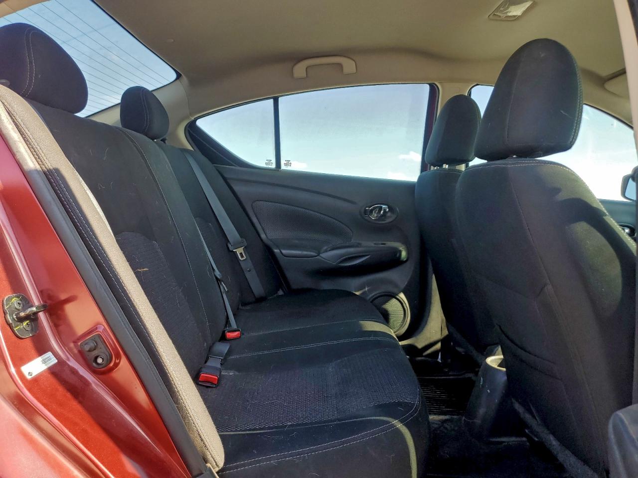 Nissan Versa S Image 7