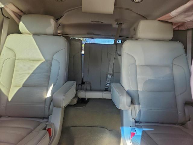 GMC Yukon Denali Image 7