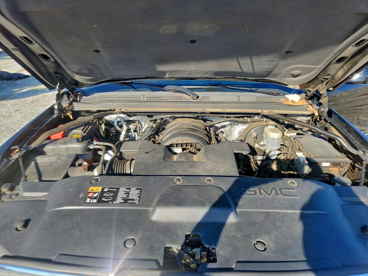 GMC Yukon Denali Image 6