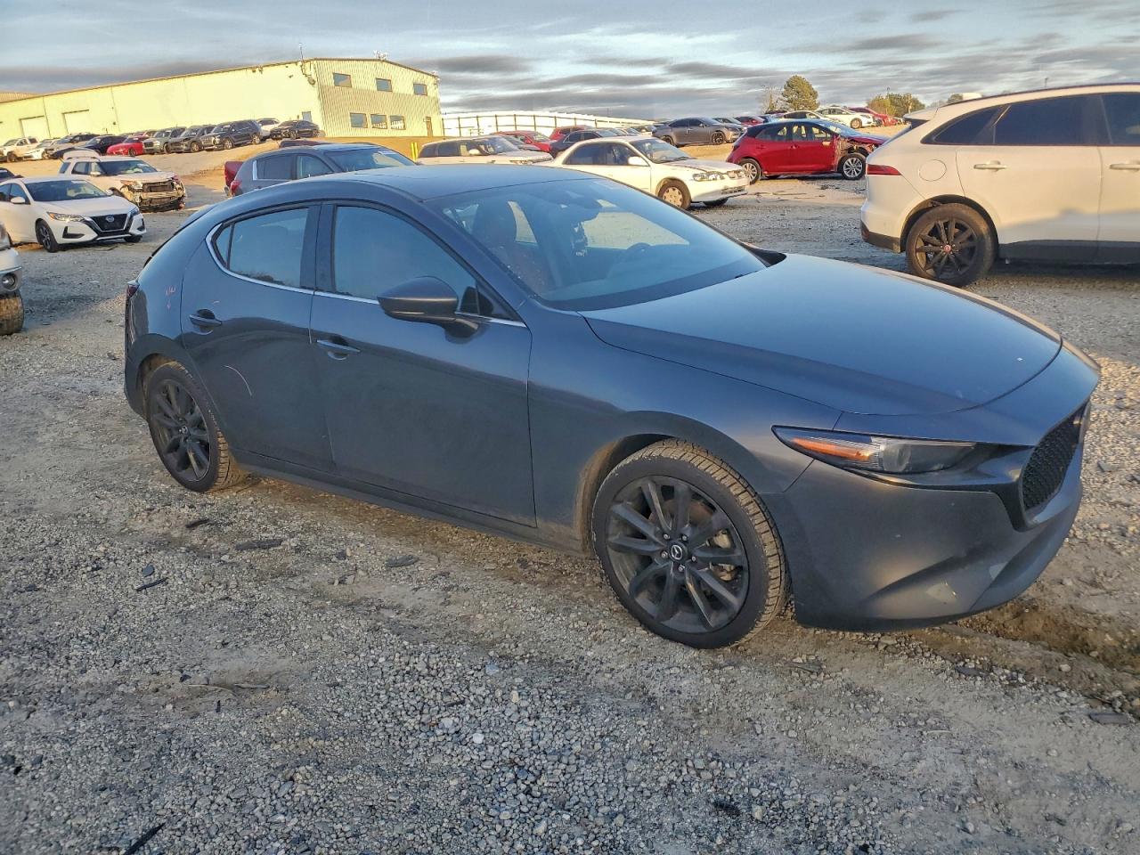 Mazda 3 Premium Image 2