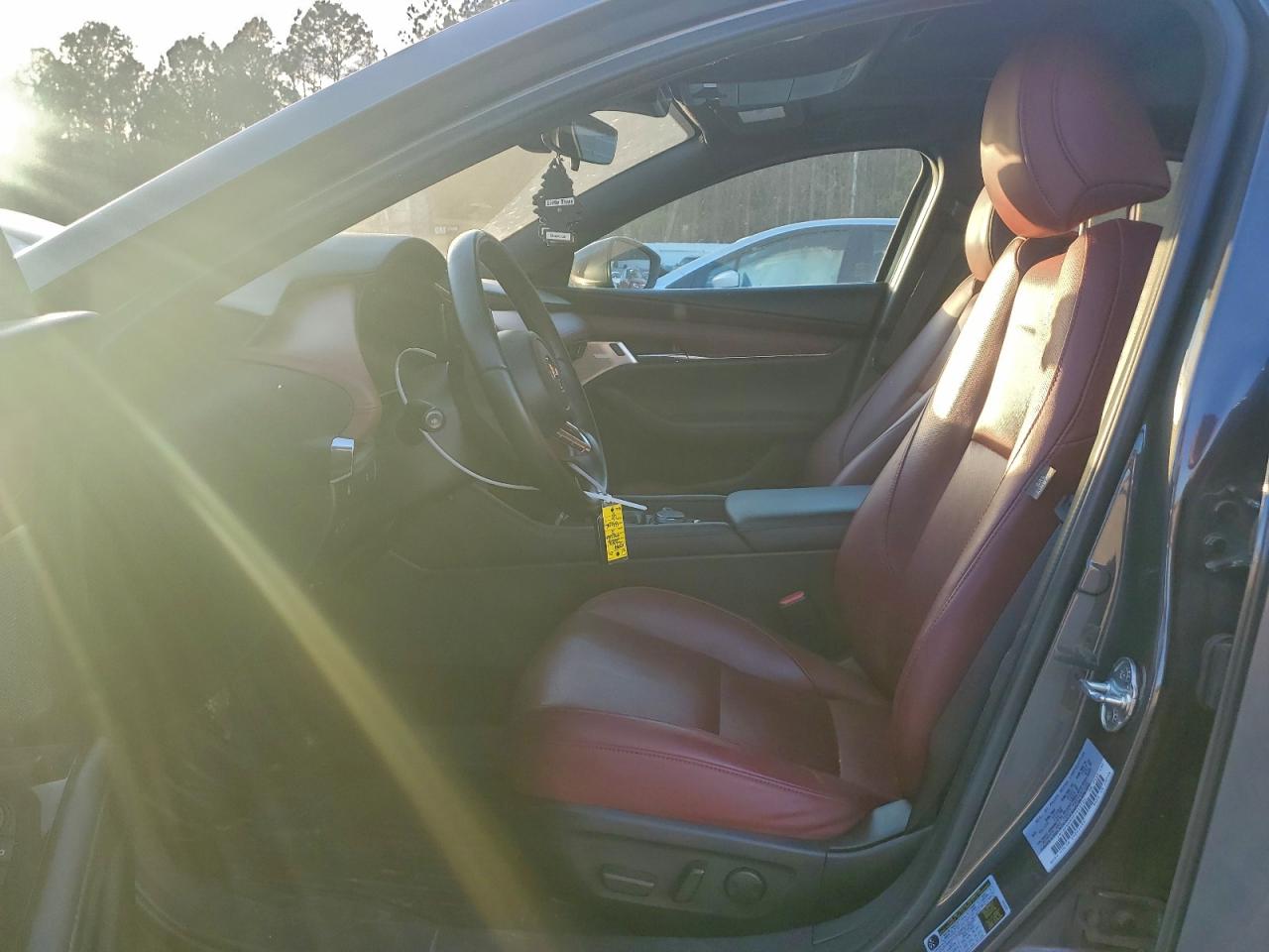 Mazda 3 Premium Image 9