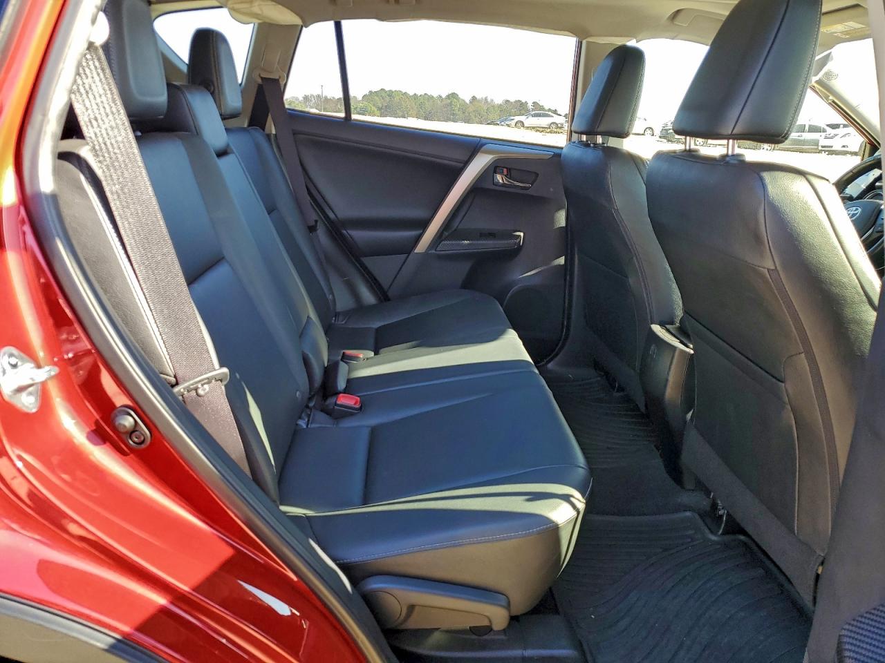 Toyota RAV4 Limited Image 12