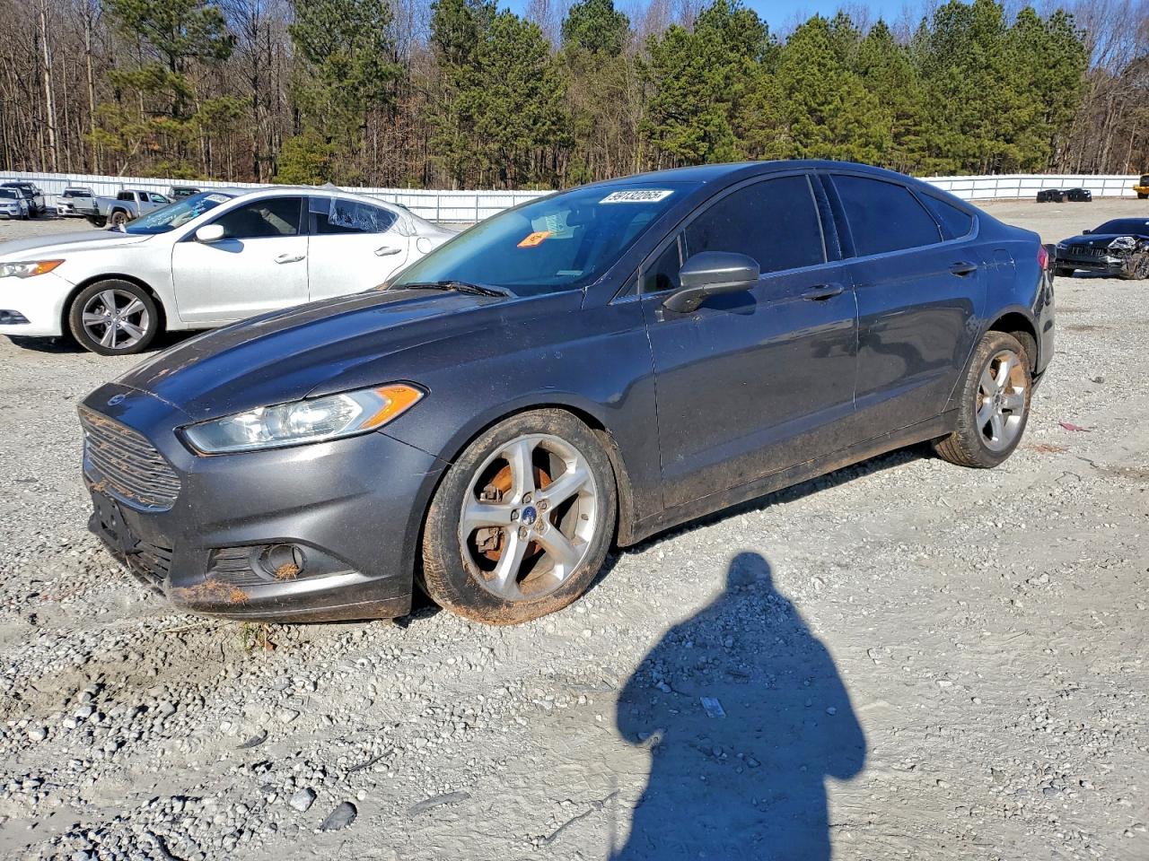 Ford Fusion S Image 1