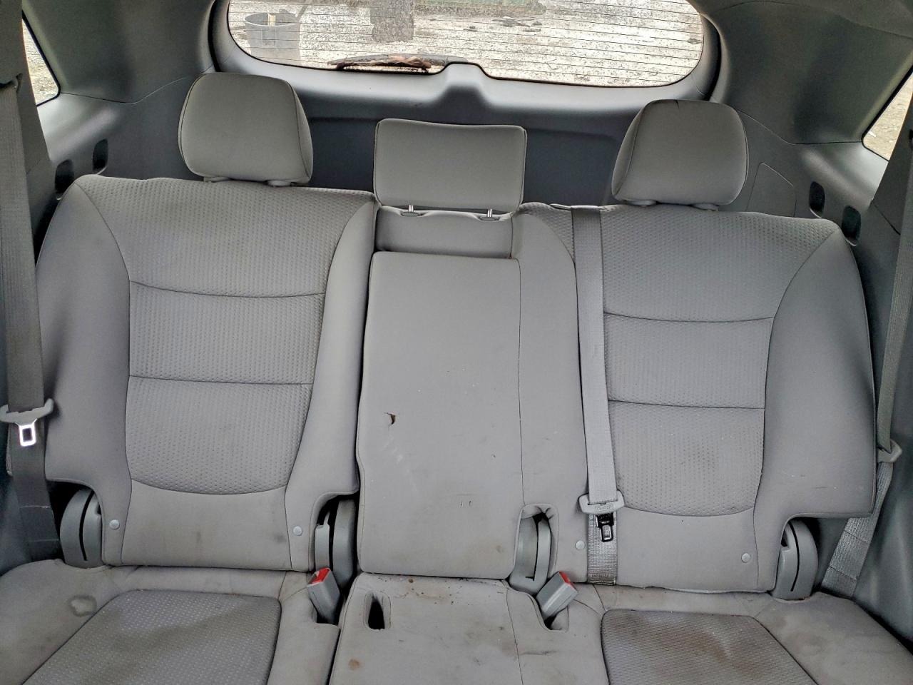 Kia Sorento Base Image 13