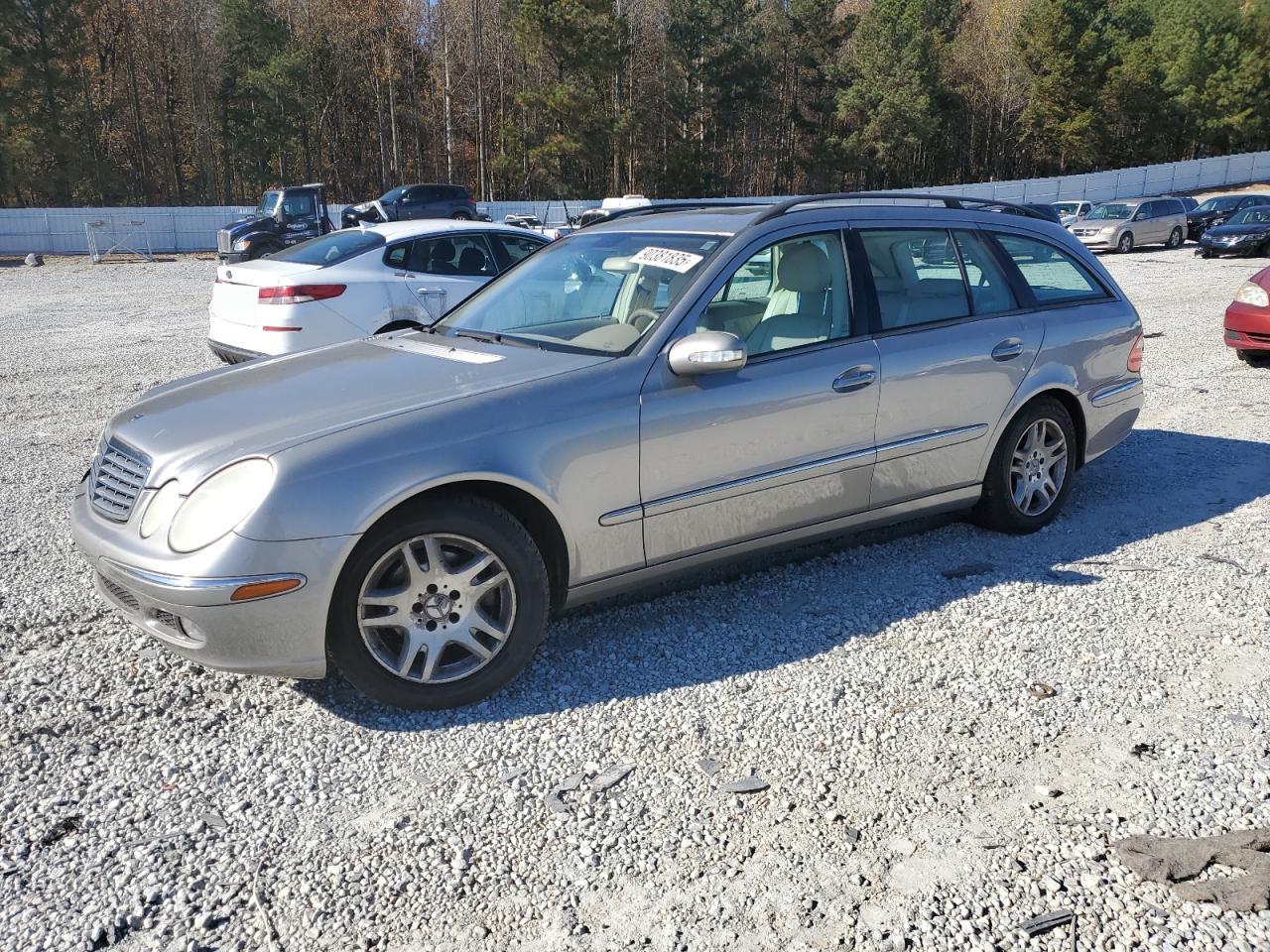 Mercedes-Benz E-Class 320 Image 1