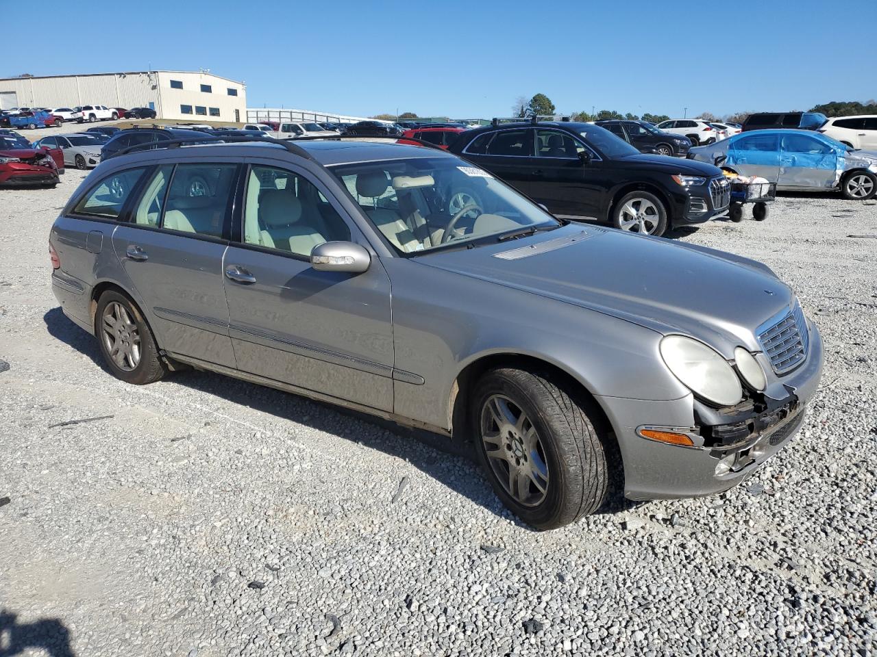 Mercedes-Benz E-Class 320 Image 7