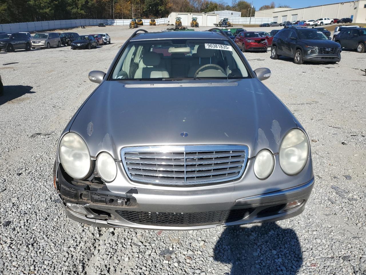 Mercedes-Benz E-Class 320 Image 11