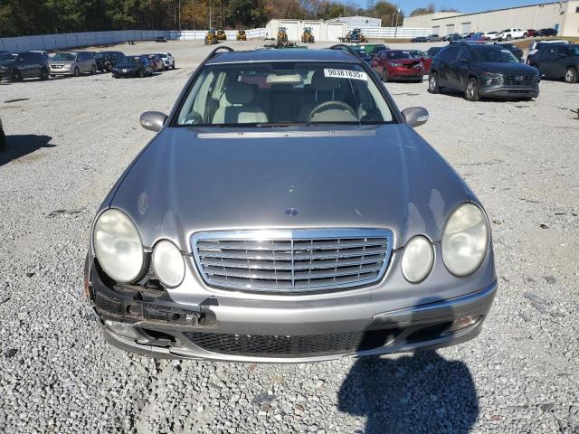 Mercedes-Benz E-Class 320 Image 11