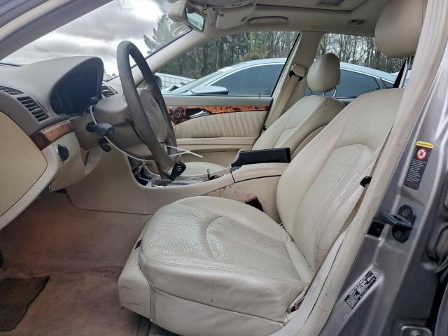 Mercedes-Benz E-Class 320 Image 8
