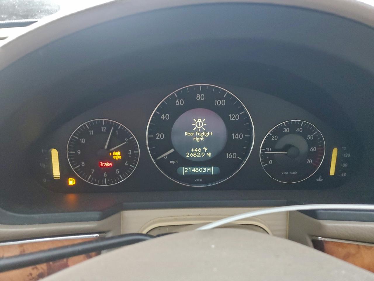 Mercedes-Benz E-Class 320 Image 10