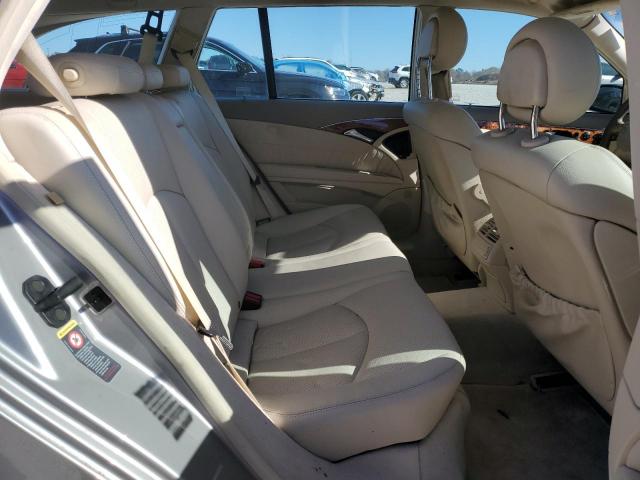 Mercedes-Benz E-Class 320 Image 9